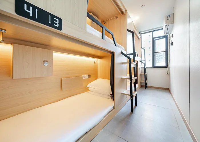 Denpa Inn - The Bund East Nanjing Road